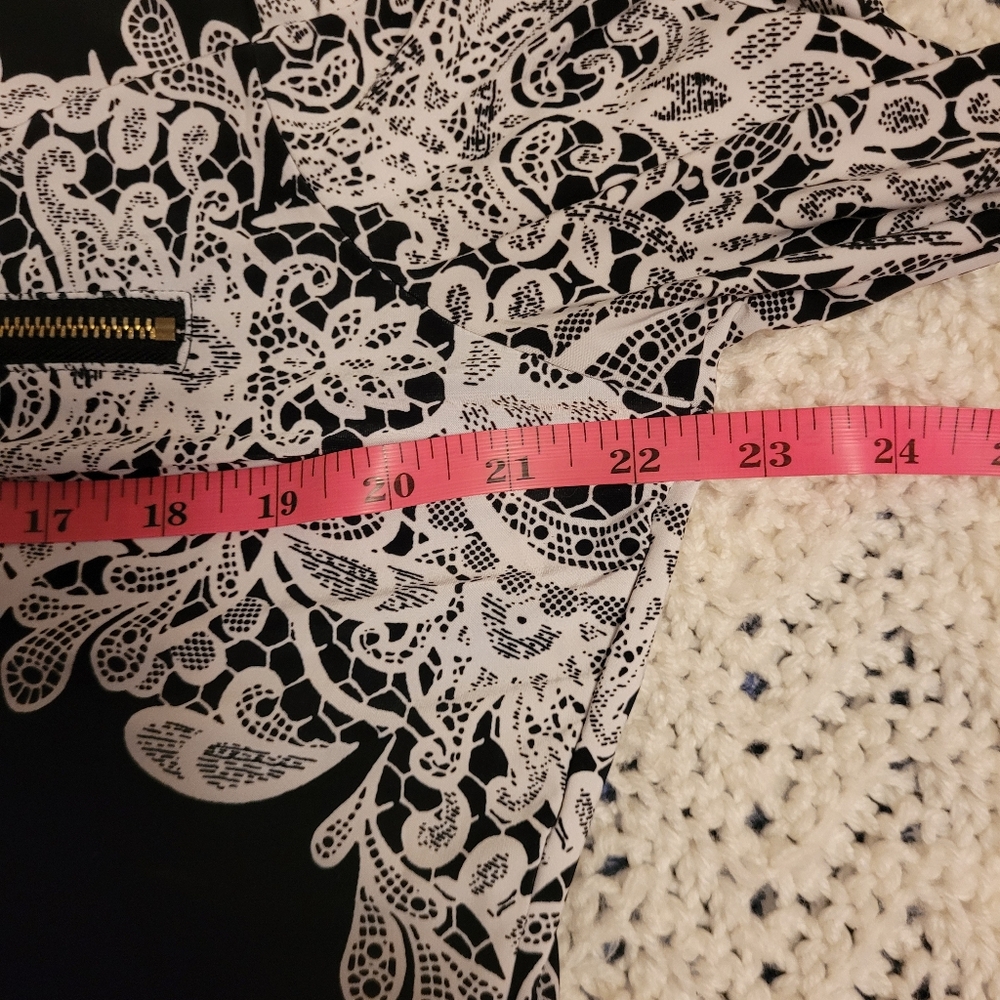 I.N.C. International Concepts Black & White (Lace Print) Top XL - Picture 6 of 8